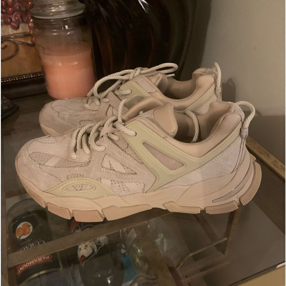 Tan Zara sneakers size 37